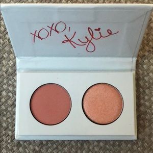 Kylie “Kiss Me” palette